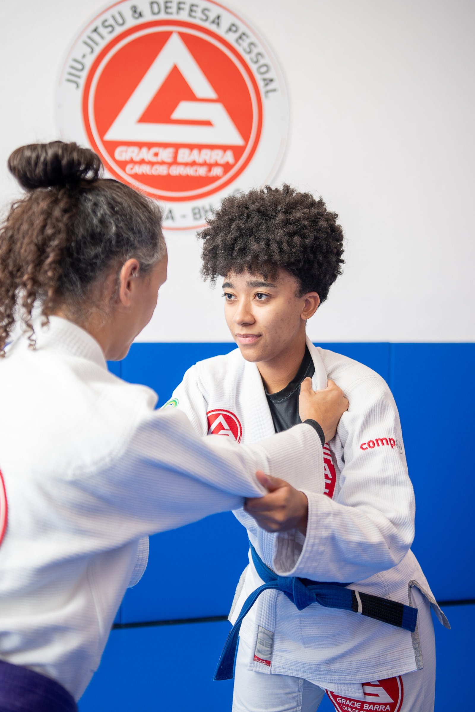 Jiu-Jitsu Feminino: Força, Autoconfiança e Transformação Através da Arte Suave